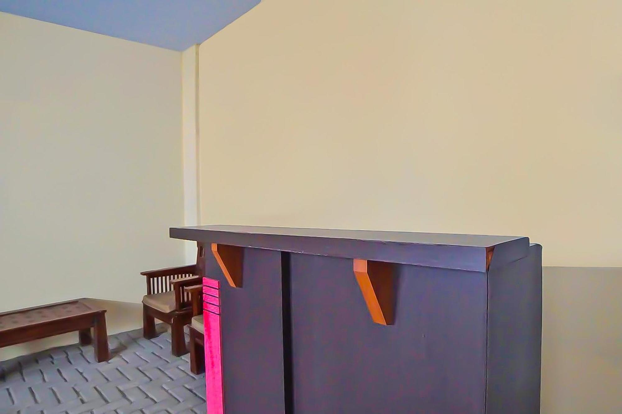 Oyo 92342 Hotel Batik Traveller ميدان المظهر الخارجي الصورة