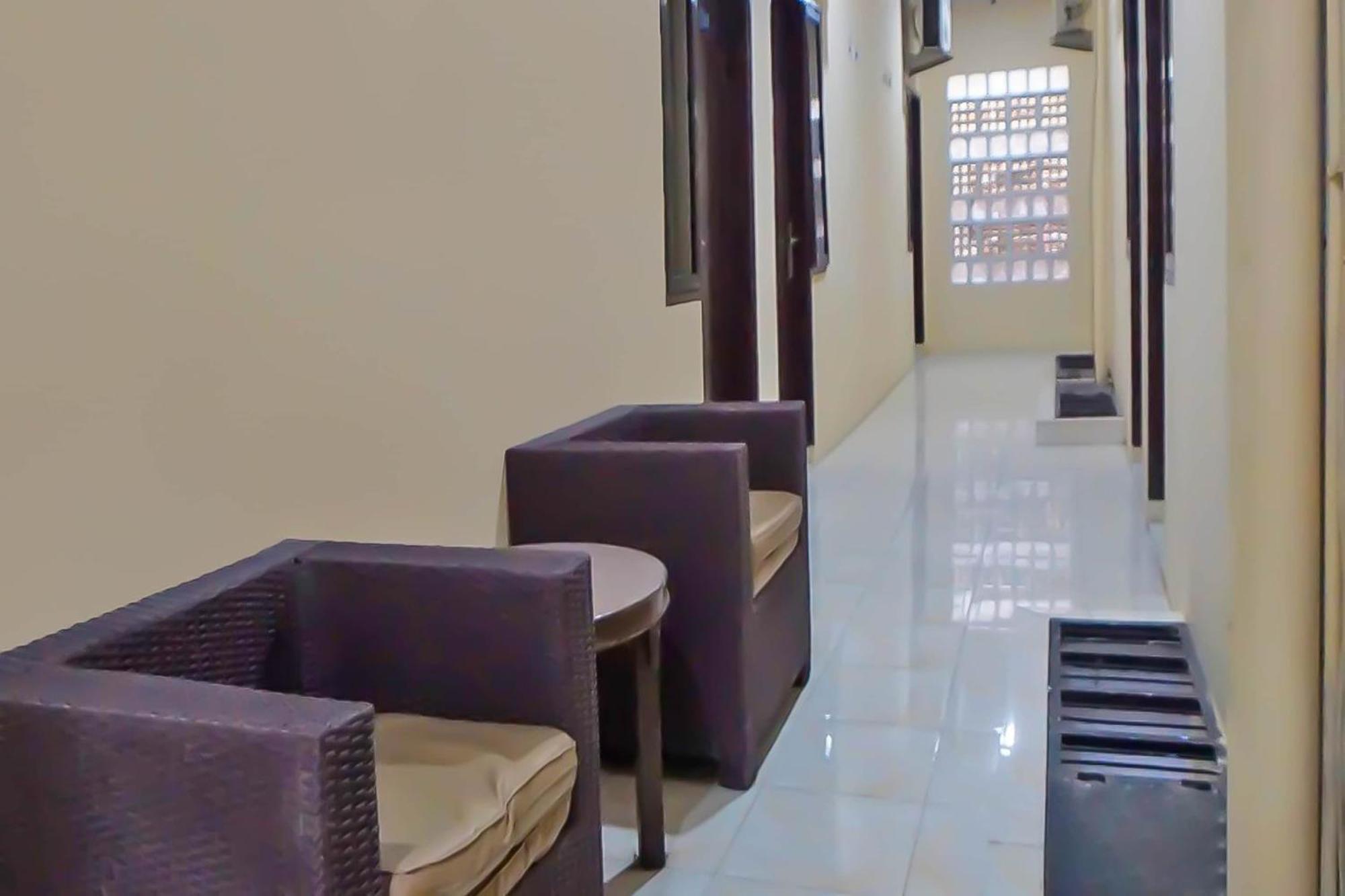 Oyo 92342 Hotel Batik Traveller ميدان المظهر الخارجي الصورة
