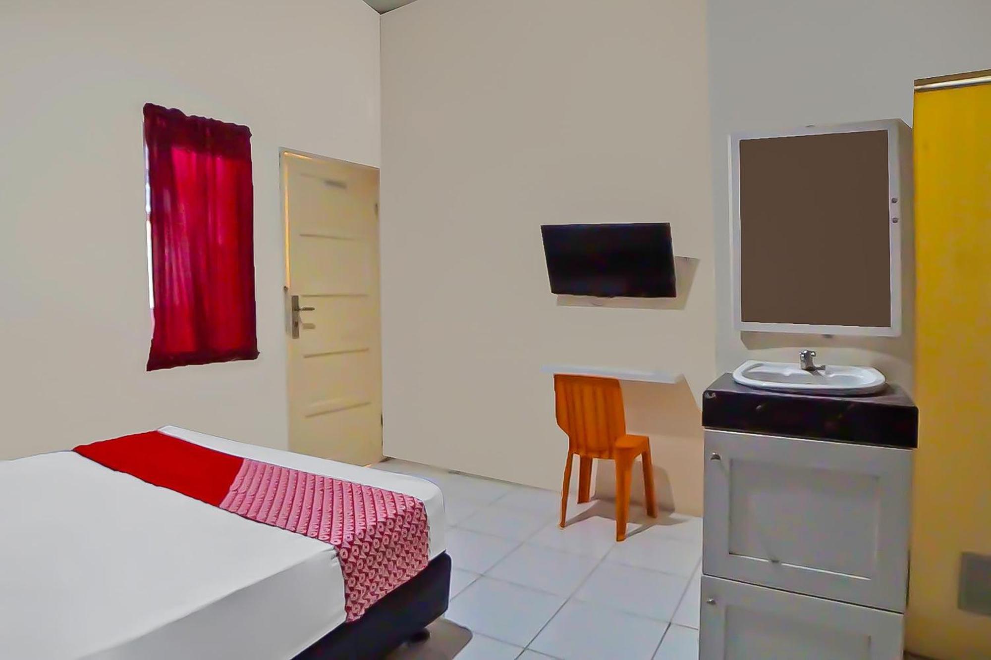 Oyo 92342 Hotel Batik Traveller ميدان المظهر الخارجي الصورة