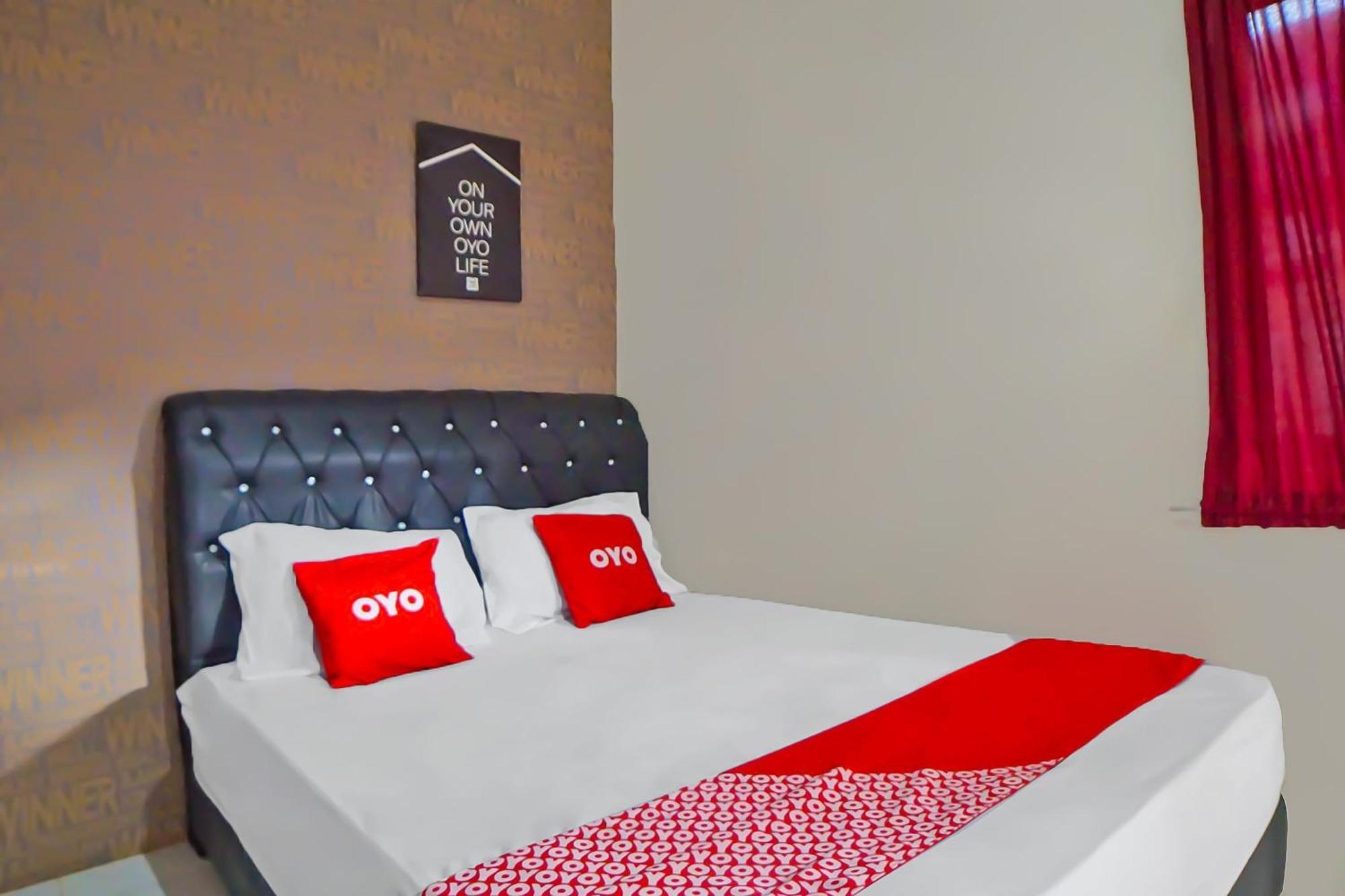 Oyo 92342 Hotel Batik Traveller ميدان المظهر الخارجي الصورة