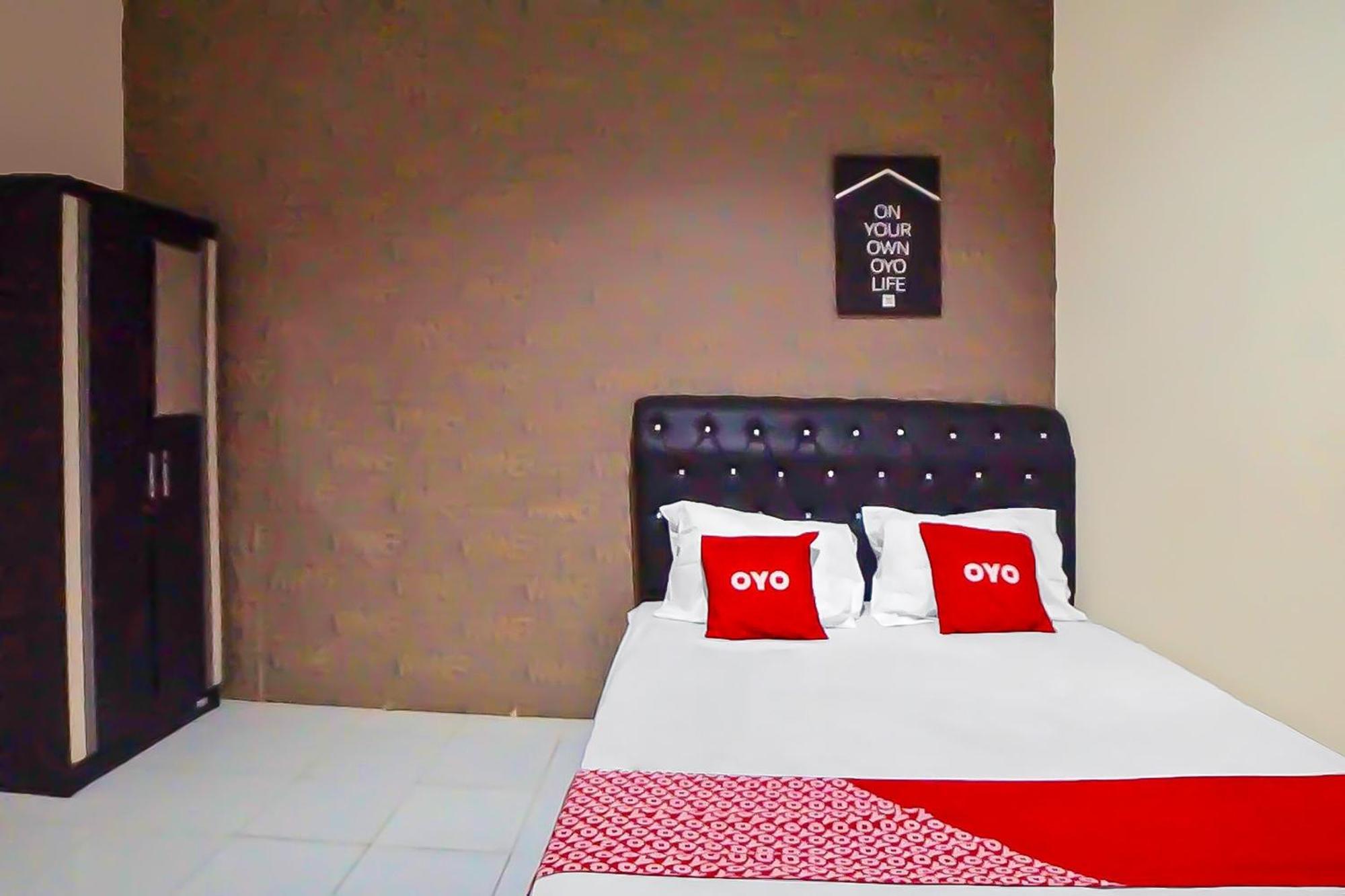 Oyo 92342 Hotel Batik Traveller ميدان المظهر الخارجي الصورة