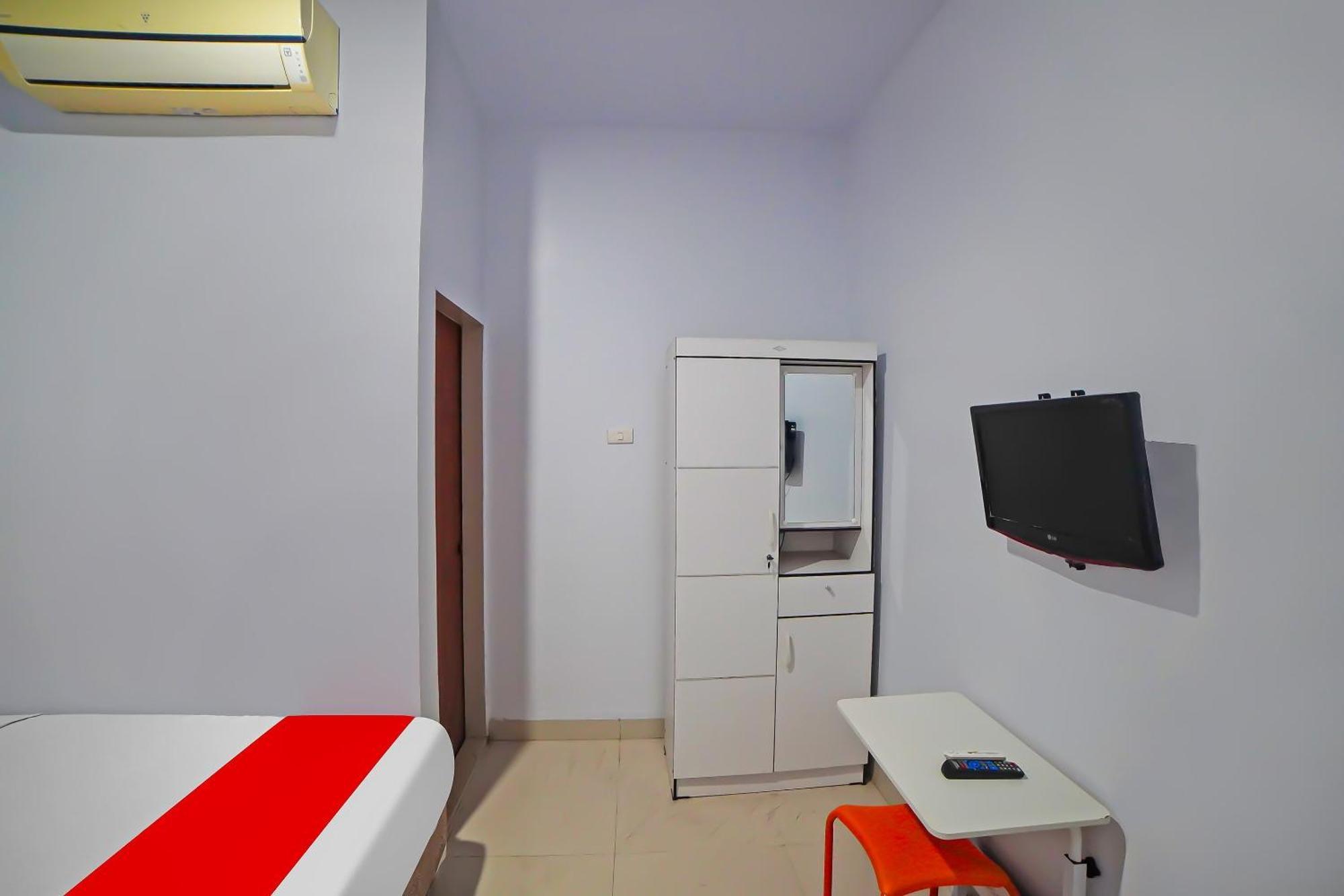 Oyo 92342 Hotel Batik Traveller ميدان المظهر الخارجي الصورة